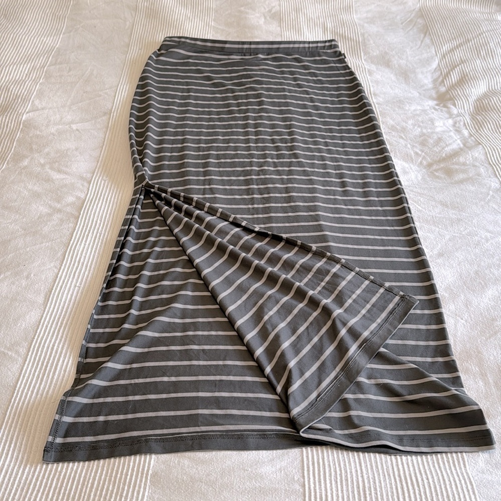 Eddie Bauer Gray Striped Fitted Maxi Skirt With Slit Size Medium - Picture 4 of 7